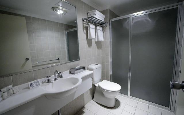 Carlyle Suites & Apartments