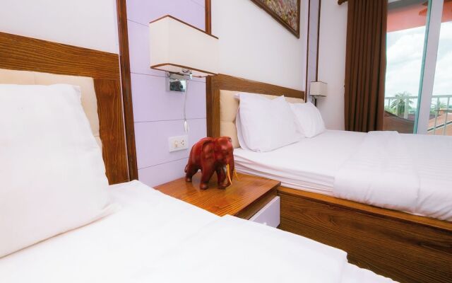 Ruby Riverside Hotel & Hostel