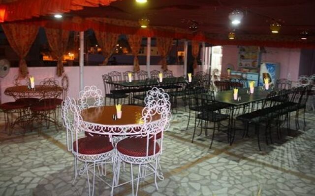 Hotel Priya