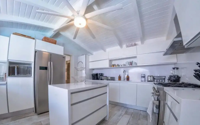 Luxurious 3 Br Golf Villa