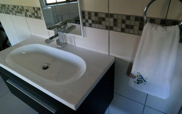 Tweyamo Guest House