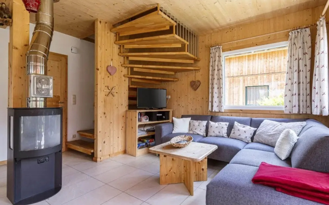 Chalet With Outdoor hot tub