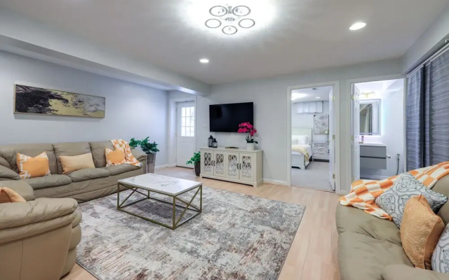 Cozy Herndon Home Near Wineries!