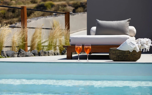 Melidonia Suites