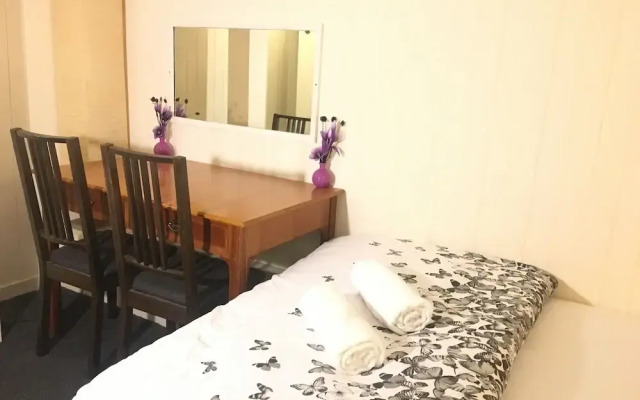 The Cumberland Townhouse Apartment