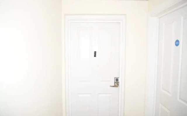 Real - Queens Serviced Apartments