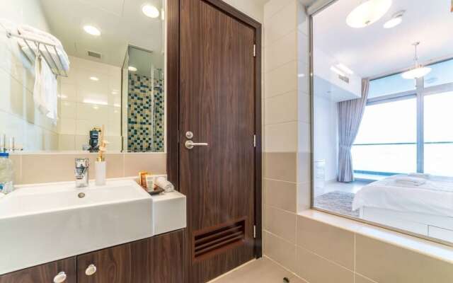 Beautiful Sea View Palm