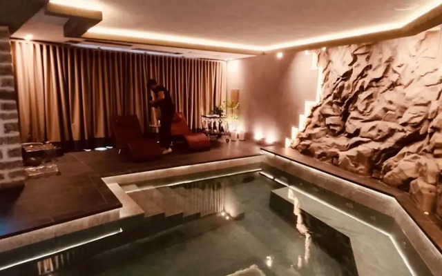 Mikro Papigo 1700 Hotel & Spa