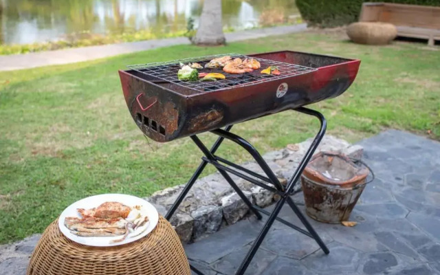 F4 Beach house Kitchen BBQ 3 bedrooms Large yard