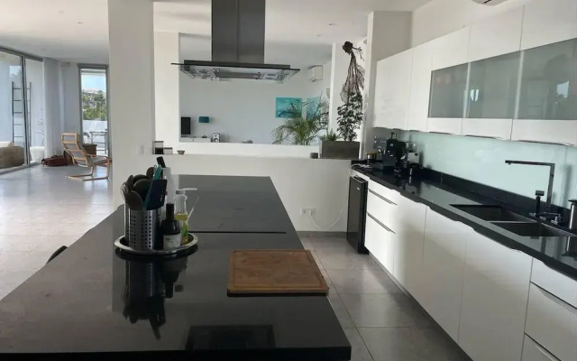 Luxury 4 bed Villa - Private Pool - Sleeps 8