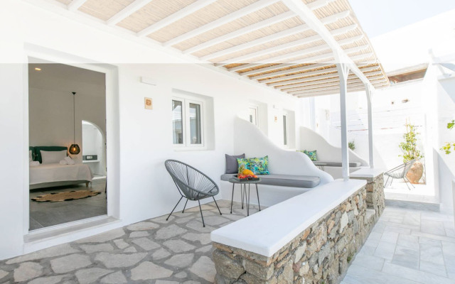 Mytheo Luxury Studios