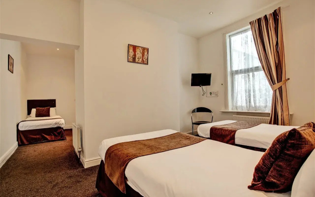 The Waverley Hotel