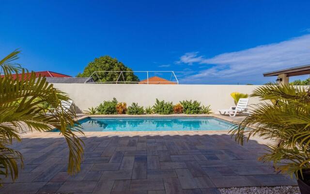 Great Cozy Comfortable Central 2BR 2BA w Pool
