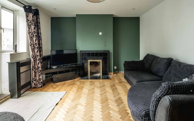 Spacious 3Br Flat With Balcony Near Tottenham Hale