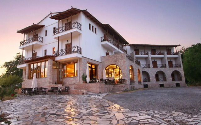 Mont Helmos Hotel