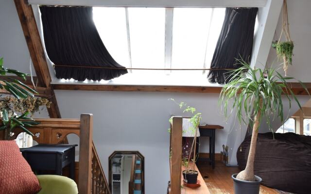 2 Bedroom Mezzanine In Clapham