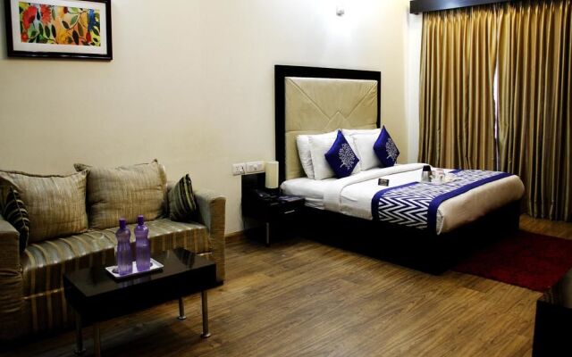 Hotel Amazone Residency - Dlf Phase 3