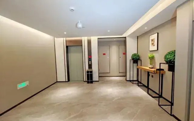 Liting Hotel (Hotan Yudu International Grand Bazaar)