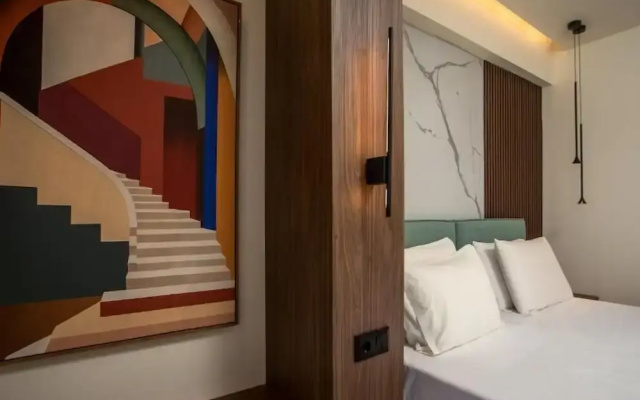 Aurora Living - Adults Only