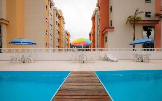 Sun Way Apartamento com piscina e churrasqueira.