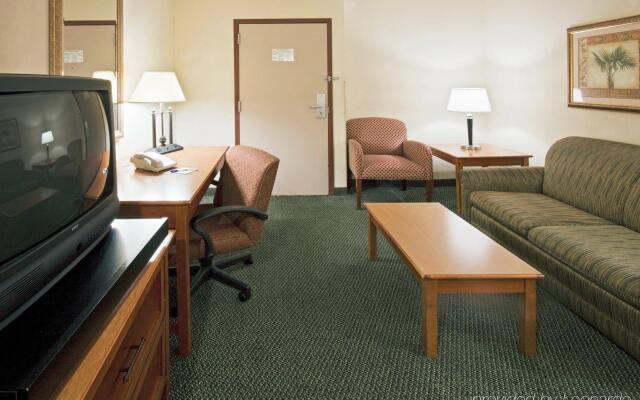 Holiday Inn Express & Suites Miami - Hialeah, an IHG Hotel