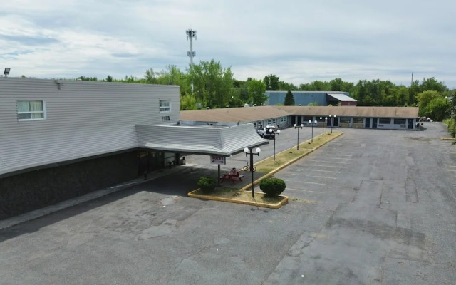 Motel 6 – Cornwall, ON