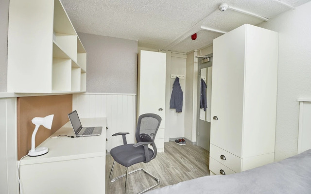 Destiny Student Meadow Court - Campus Accommodation