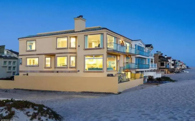 Stunning Hollywood Beach Ocean Front Home-0xnard