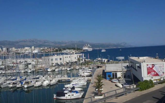 Navis Split