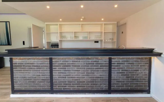 Mansion With Swimming Pool and Sauna - фото 2