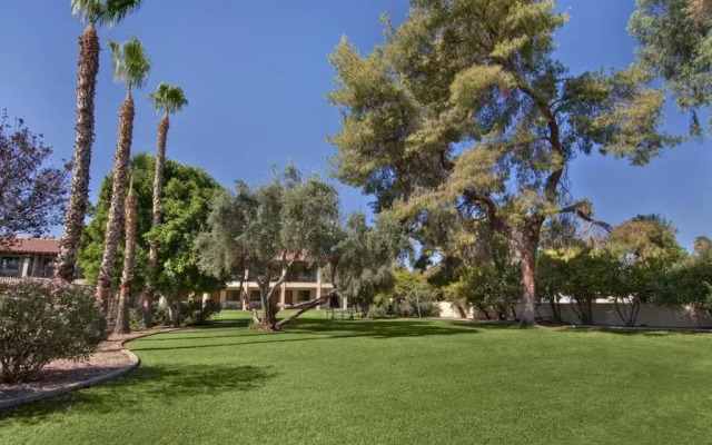 Days Inn and Suites Scottsdale