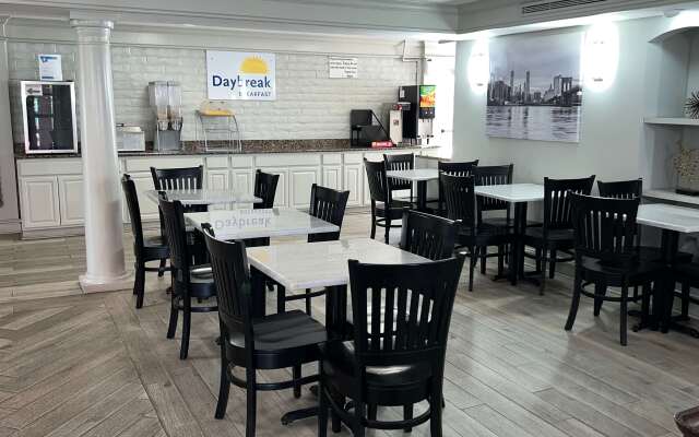 Days Inn by Wyndham Birmingham/West