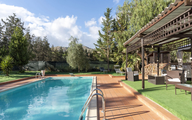 Alluring holiday home in Assoro with private pool
