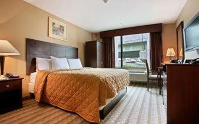 Days Inn Bronx Near Stadium