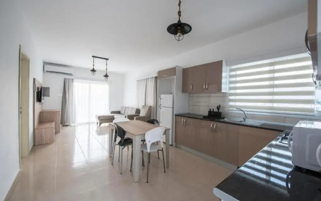 Deniz Airport Suites
