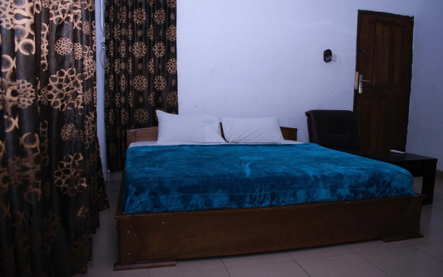 Day By Day Hotel