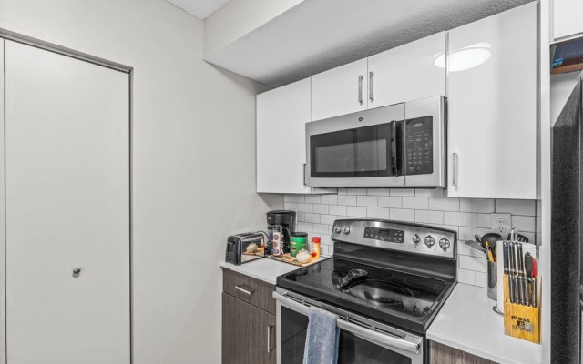 2Br2Ba Next To Jackson Memorial Hospital