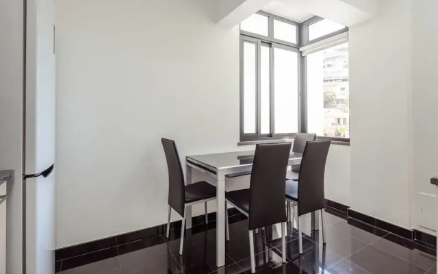 25 - Elegant apartment with Seaviews