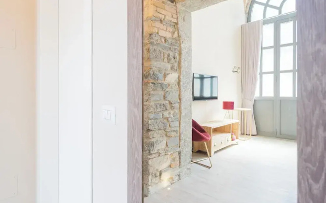 Romantic Escape City Centre With Jacuzzi & Parking