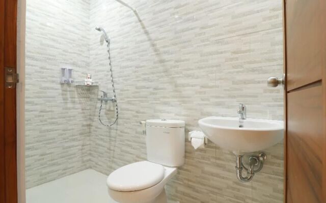 OYO 1200 Kencana Residence