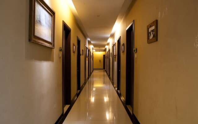 RedDoorz Plus near Bandung Indah Plaza