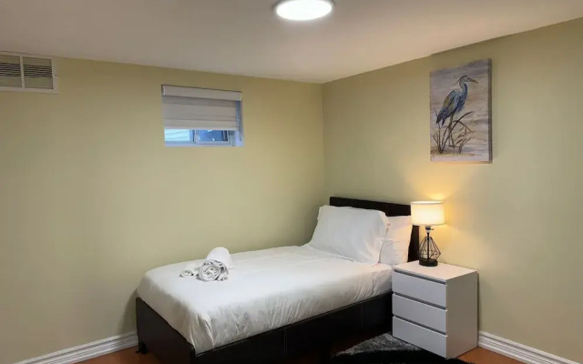 Comfy Basement Apartment in Toronto