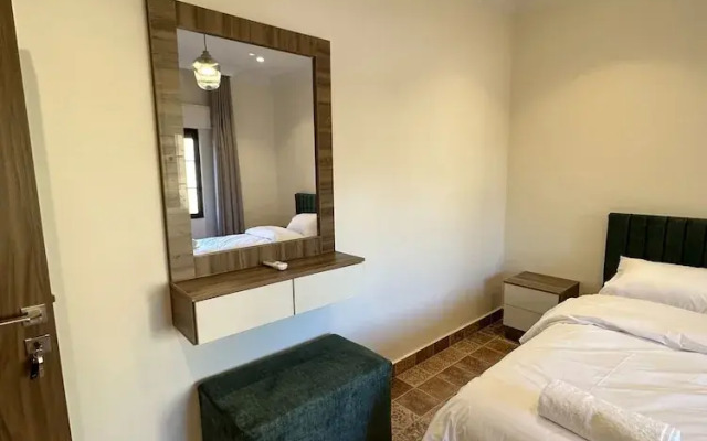 12 Antica Jabal Al Lweibdeh