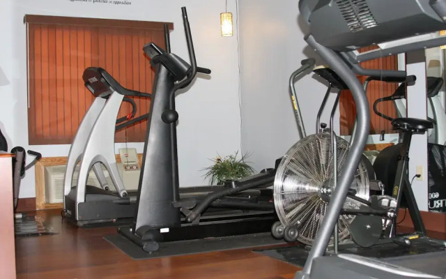 Gladstone Inn & Suites