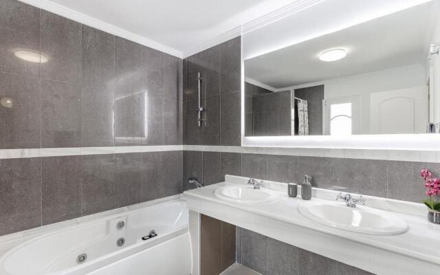 Amazing view to golf courses 14 pax