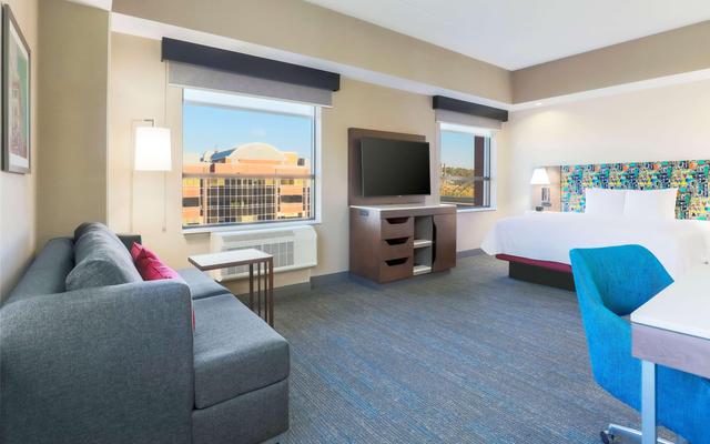 Hampton Inn & Suites Pittsburgh-Downtown