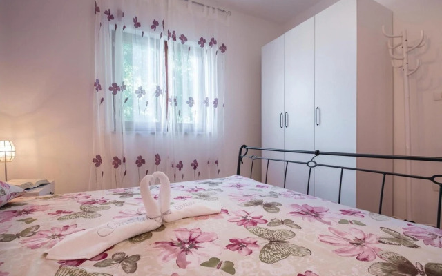 Amazing Home in Dobrani With Wifi and 2 Bedrooms