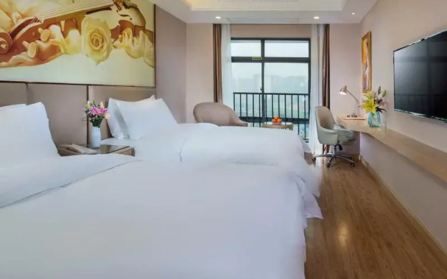 Vienna Hotel Nanning Xiangsi Lake University Town Branch
