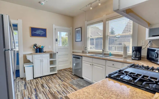 Walker’s Delight on Queen Anne