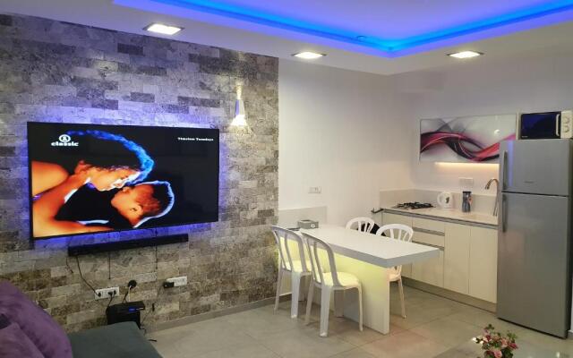 Avshalom Holiday Apartments